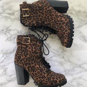 SHOEDAZZLE 🐆 LACE UP BOOTIES